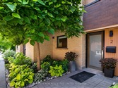 250 Erskine Ave 102, Toronto