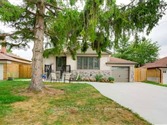 122 Searle Ave Lower, Toronto