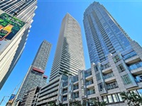 2221 Yonge St 2006, Toronto