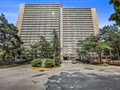 100 Leeward Glwy 1801, Toronto