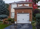 16 Old Colony Dr, Whitby