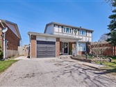 26 Michael Blvd, Whitby