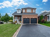 18 Harkness Dr, Whitby