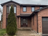 105 Rollo Dr, Ajax