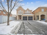 35 Hinsley Cres, Ajax