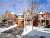 17 Shapland Cres, Ajax