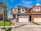 92 Sharplin Dr, Ajax