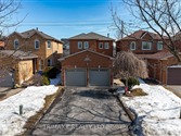 92 Hartrick Pl, Whitby