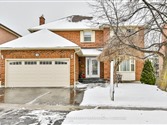 26 Hialeah Cres Lower, Whitby