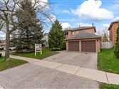 47 Willowbrook Dr, Whitby