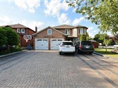 298 Hoover Dr, Pickering
