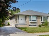 222 Lupin Dr, Whitby