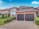 34 Henderson Dr, Whitby