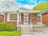 1360 Woodbine Ave, Toronto