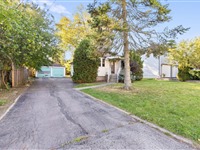 624 Marksbury Rd, Pickering