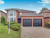 34 Henderson Dr, Whitby