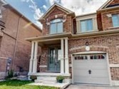 629 Sweetwater Cres, Newmarket