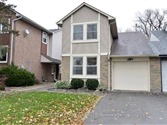 29 Sandusky Cres, Aurora