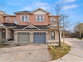 56 North Lake Rd 13, Richmond Hill