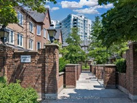 735 New Westminster Dr 9, Vaughan