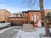 23 Shadetree Cres Lower, Vaughan