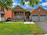 41 Eakins Dr, Aurora