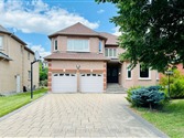 18 Henricks Cres, Richmond Hill