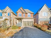 166 Townsgate Dr, Vaughan