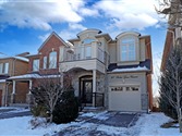 21 Robert Green Cres, Vaughan