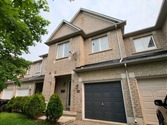 10 Marshview Ave, Aurora