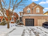 156 Primeau Dr, Aurora