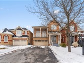 7 Clamerten Rd, Whitchurch-Stouffville