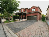 8 Gordon Weeden Rd, Markham