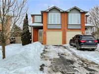 711 Walpole Cres, Newmarket