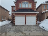 559 Highglen Ave, Markham