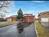 96 Zinnia Pl, Vaughan