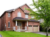 92 Memorial Gardens Way, Newmarket