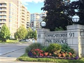 91 Townsgate Dr Ph209, Vaughan