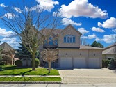 570 Lyman Blvd, Newmarket