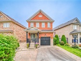 107 Venice Gate Dr, Vaughan