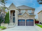 32 Dimarino Dr, Vaughan