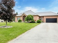 31 Vanderpost Cres, Essa