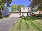 743 Greenfield Cres, Newmarket