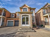 12 Hermitage Blvd, Markham