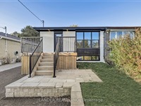 703 Sunnypoint Dr, Newmarket