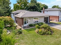 33 Roslyn Rd, Barrie