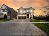 98 Coastline Dr, Brampton