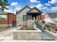 2 Birch Tree Cres, Toronto