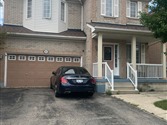 104 Masters Green Cres, Brampton