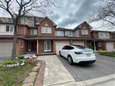 10 Cherrytree Dr 27, Brampton